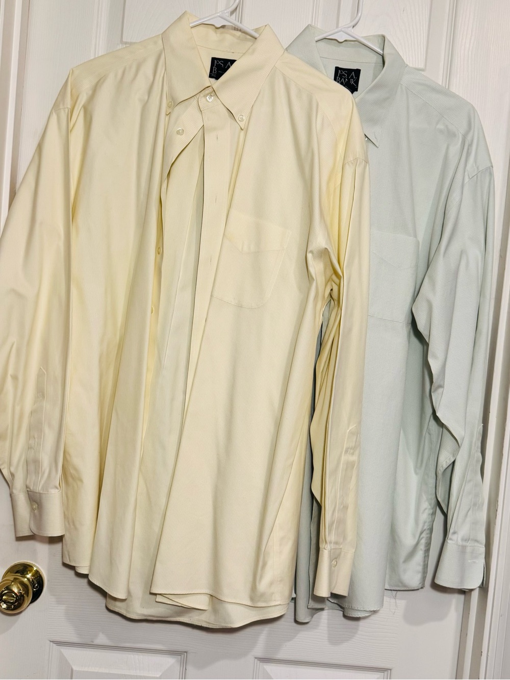 JOS A BANKS Travelers Collection (2) 17 x 35 Long Sleeve Button Down 100% Cotton